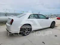 2017 Chrysler 300 photo