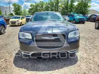 2017 Chrysler 300 photo