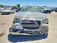 2017 Chrysler 300 фото