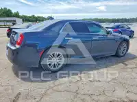 2017 Chrysler 300 photo