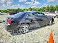 2017 Chrysler 300 photo
