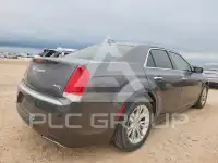 2017 Chrysler 300 photo