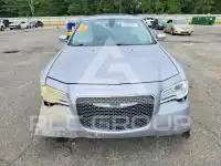 2017 Chrysler 300 фото