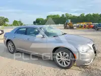 2017 Chrysler 300 photo