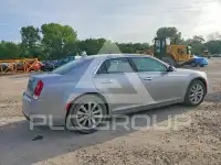 2017 Chrysler 300 photo