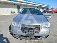 2017 Chrysler 300 фото