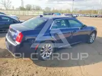 2017 Chrysler 300 фото