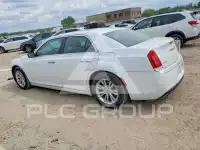 2017 Chrysler 300 фото