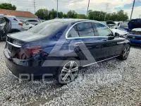 2017 Mercedes Benz C-Class фото