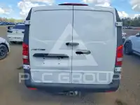 2017 Mercedes Benz METRIS photo