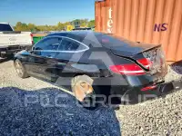 2017 Mercedes Benz C-Class фото