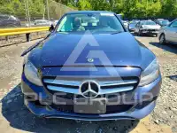 2017 Mercedes Benz C-Class photo