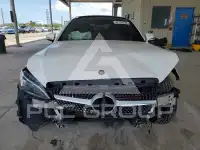 2017 Mercedes Benz C-Class фото
