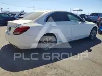 2017 Mercedes Benz C-Class фото