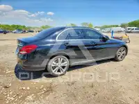 2017 Mercedes Benz C-Class фото