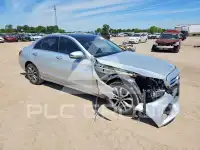 2017 Mercedes Benz C-Class photo