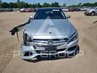 2017 Mercedes Benz C-Class photo