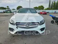 2017 Mercedes Benz E-Class фото