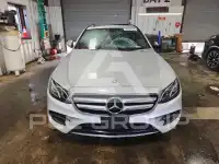 2017 Mercedes Benz E-Class фото
