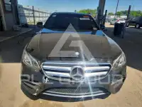2017 Mercedes Benz E-Class фото