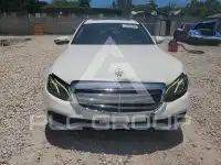 2017 Mercedes Benz E-Class фото