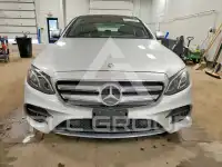 2017 Mercedes Benz E-Class фото