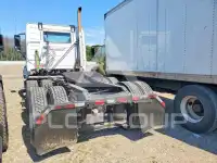 2017 Volvo VNL photo