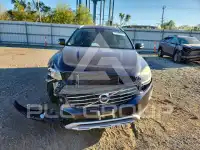 2017 Volvo XC60 фото