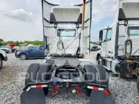 2017 Volvo VNL фото
