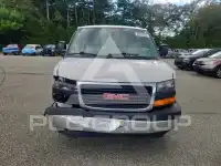 2017 GMC Savana photo