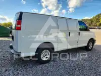 2017 GMC Savana фото