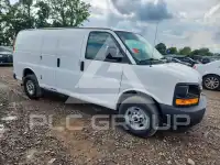 2017 GMC Savana фото