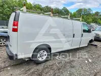 2017 GMC Savana фото