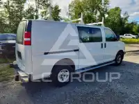 2017 GMC Savana photo