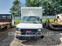2017 GMC Savana photo