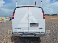 2017 GMC Savana photo