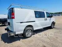 2017 GMC Savana photo