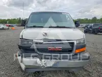 2017 GMC Savana photo
