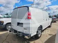 2017 GMC Savana photo