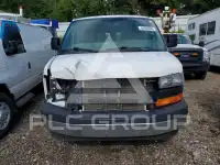 2017 GMC Savana photo