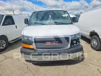 2017 GMC Savana photo