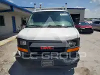 2017 GMC Savana photo