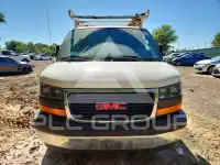 2017 GMC Savana photo