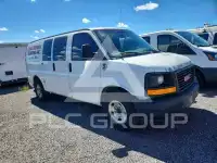 2017 GMC Savana photo