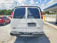 2017 GMC Savana photo