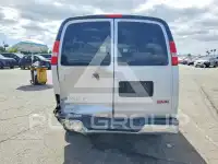 2017 GMC Savana photo