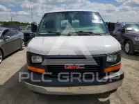 2017 GMC Savana photo