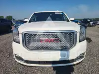 2017 GMC YUKON фото