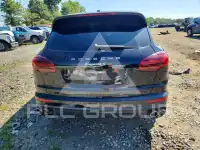 2017 Porsche Cayenne photo