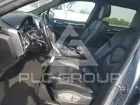 2017 Porsche Cayenne photo